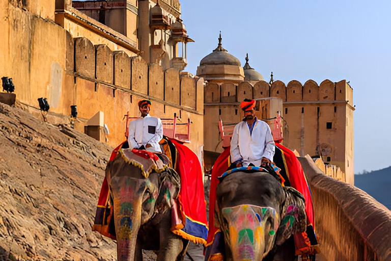 Jaipur: Personalisierte Ganztagestour mit dem Auto durch die Stadtführung mit OptionenTour mit Ac Auto, Fahrer, Tourguide, Tickets für Denkmäler