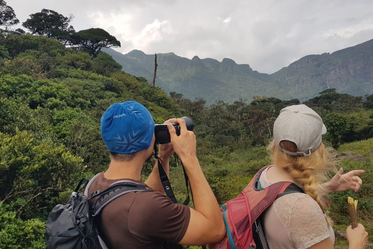 纳克尔斯峰探险和希洛亚村露营 2 日游