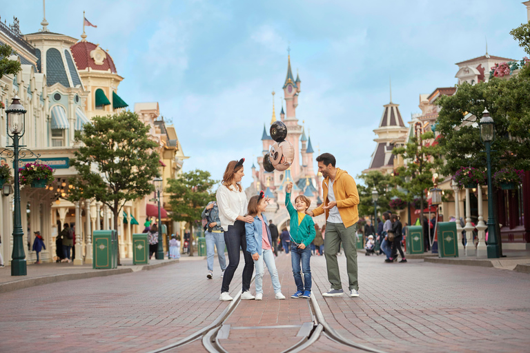 Paris: Disneyland® Tickets und Shuttle-TransportTreffpunkt Châtelet - Abfahrt um 8:55 Uhr - 2 Parks