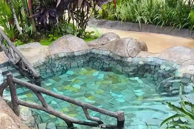 From San José: La Fortuna Sloths & Hot Springs Tour