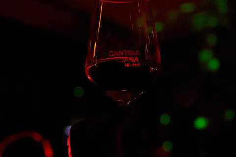 Prova de vinhos às cegas na Cantina Urbana Milano