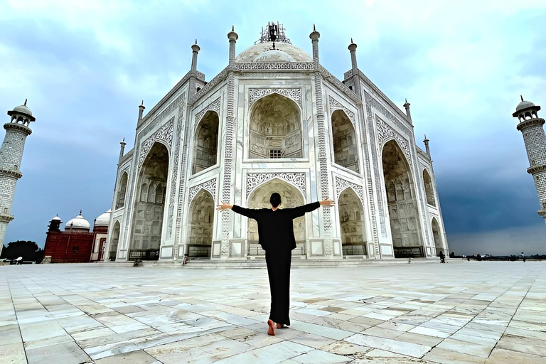 From Jaipur: Private Taj Mahal Sunrise Tour with Guide & Car Tour With Private Car, Guide & Tickets