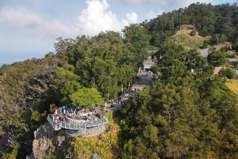 Vanuit Funchal: 25 fonteinen Levada wandeling en jeepsafari