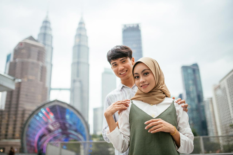 Kuala Lumpur: Petronas Twin Towers & KLCC Park Photoshoot Proposal: 50 photos | 60 mins