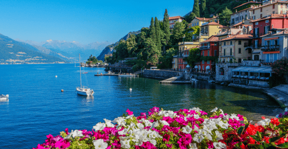 Lake Como: 1-Hour Small-Group Boat Cruise, Prosecco & Music