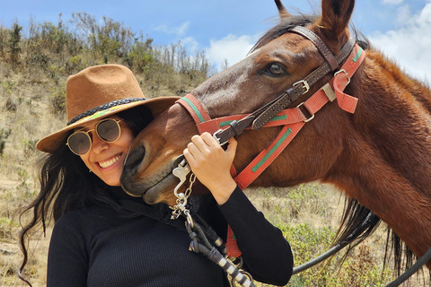 Sacred Valley: 3 hours Horse Riding Tour at Huaypo Lagoon