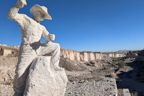 Arequipa: Ruta del Sillar Tour by Mirabus & Artisan
