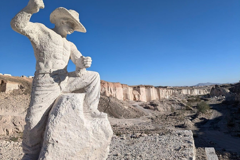 Arequipa: Ruta del Sillar Tour by Mirabus & Artisan
