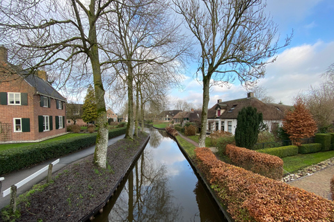 Amsterdam: Giethoorn, Afsluitdijk and Zaanse Schans Day Trip Shared Tour