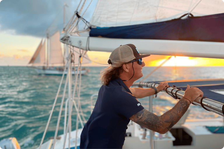 Vela al atardecer + Búsqueda de delfines