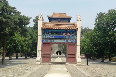 Private Tour: Badaling Great Wall und Dingling bei den Ming-GräbernEinfache Tour inklusive Reiseleiter und Transfer-Kein Ticket+Kein Essen