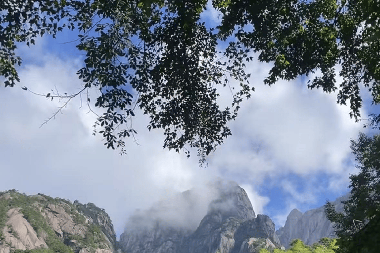 5-Day Mysterious Huangshan, Qiandaohu & Huangling Tour English Tour Guide