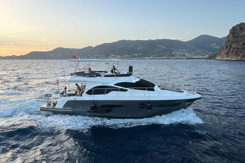 Gazipaşa: excursão de barco de 1 dia com almoço e paragens para nadar