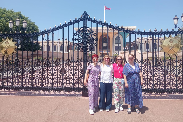 Muscat: 5 Hours City and Fanja Heritage Tour with Guide