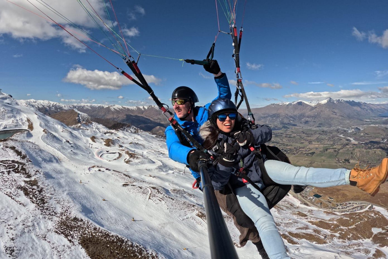 Queenstown: Tandem Paraglide - Winter - Coronet Peak 5400ft
