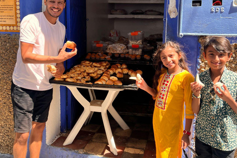 Chefchaouen: Hidden Gems Guided Tour with Mint Tea Private walking tour