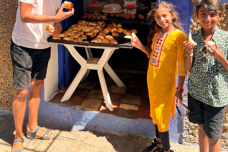 Chefchaouen: Hidden Gems Guided Tour with Mint Tea Private walking tour