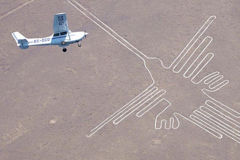 Lima: Flug über die Nazca-Linien mit Bustransfer