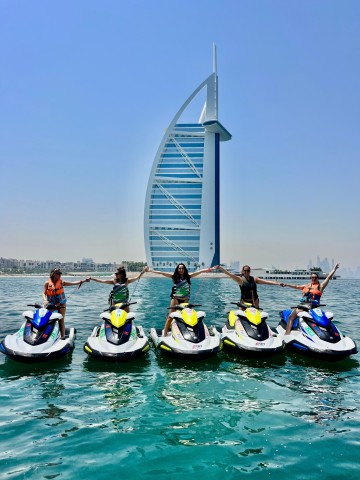 Visit Dubai 30 Minute Jet Ski Tour to Burj Al Arab in Dubaï