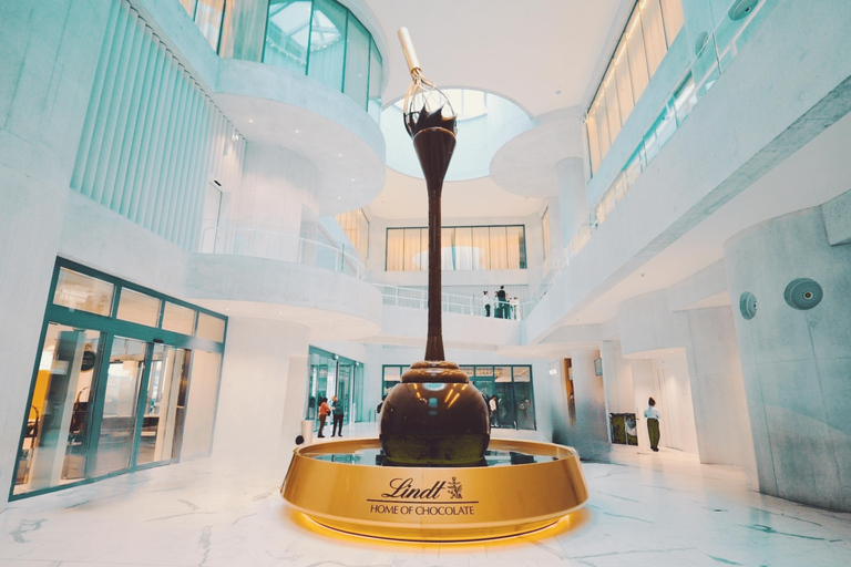 Lucerne: Lindt Chocolate Premium Tour W/ Pickup &amp; Photoshoot