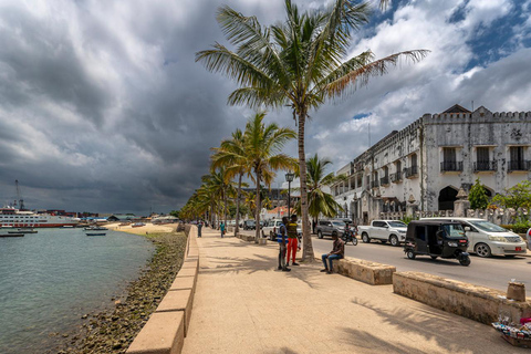 Zanzibar : visite de l&#039;île-prison, de Stone Town et de la plage de Nakupenda