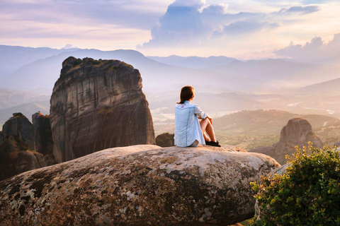 Desde Atenas: Excursión de un día a Meteora con almuerzo griego opcionalExcursión de un día a Meteora con almuerzo