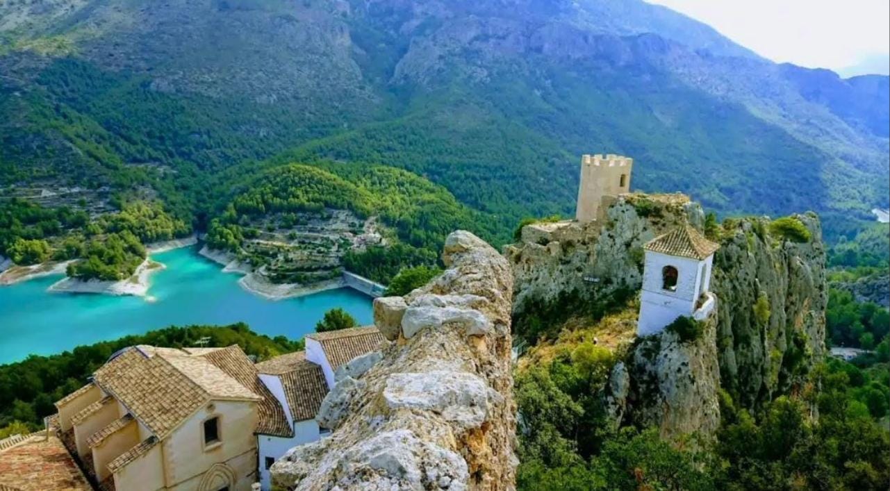 Von Alicante aus; Ausflug zum Castell de Guadalest und Altea auf eigene Faust, mit dem Van