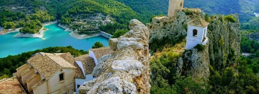 Depuis Alicante, excursion au Castell de Guadalest et à Altea, en van privé