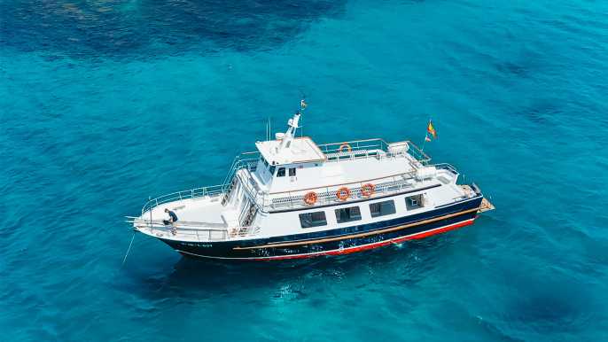 Palma: tour en barco por la bahía de Palma y snorkel con bebida incluida