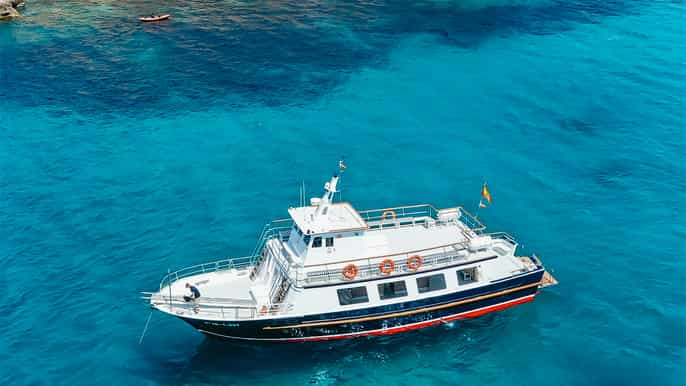 Palma: tour en barco por la bahía de Palma y snorkel con bebida incluida