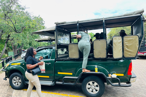 Hluhluwe-Imfolozi: safári de um dia com os cinco grandesHluhluwe-Imfolozi: Safari de um dia com os Cinco Grandes