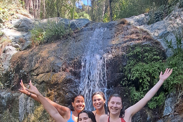 帕福斯半日游（免费品酒）- 最多7人 - 全程空调帕福斯半日游（免费品酒，最多 7 人，全程空调）