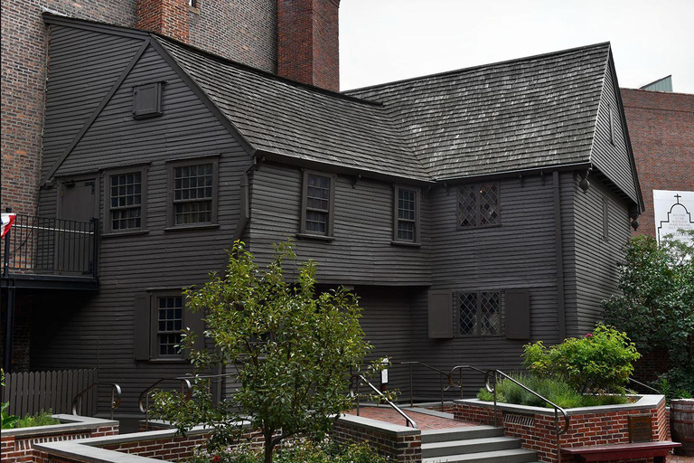 Boston: North End Walking Tour with Private Harbor Cruise