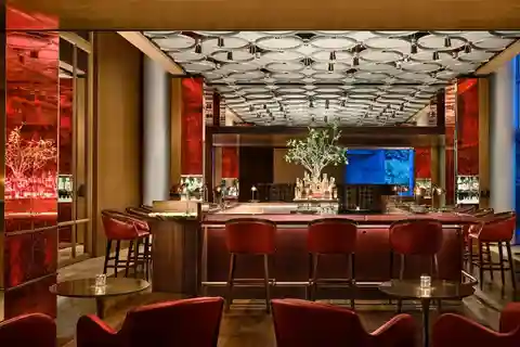 Singapore: Crazy Rich Asians Signature Cocktail Tour