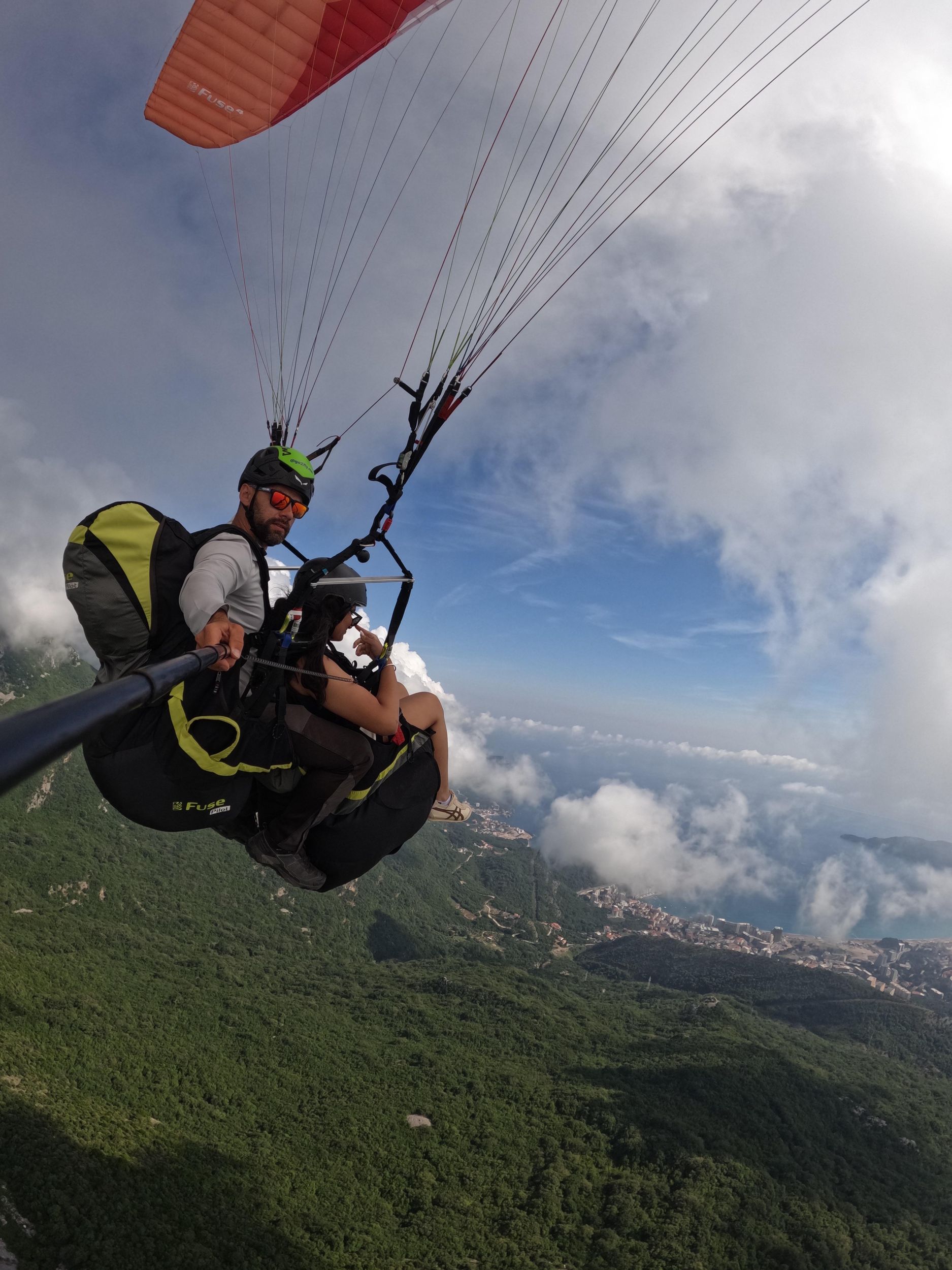 Budva: Tandem-Paragliding aus 760 Metern Höhe mit dem GO2FLY-Team