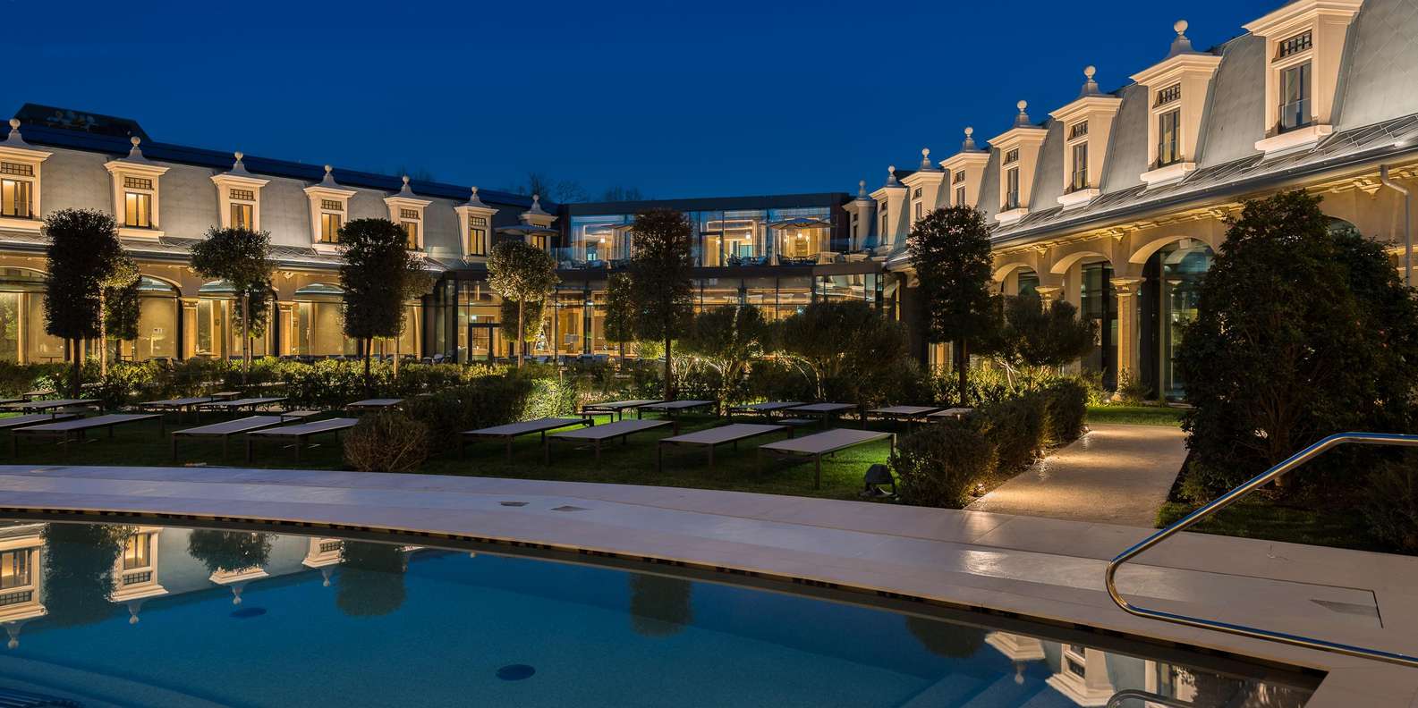 Milan: De Montel Night Thermal Bath Entrance Ticket | GetYourGuide, image size:1585x792