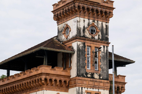 Manaus: Guided Walking Tour with Museum Entry