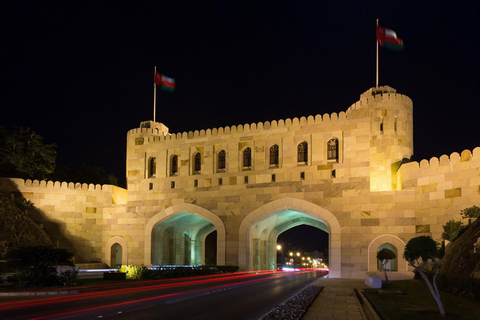 Muscat: Private City Tour with a Local Guide & Full Transfer