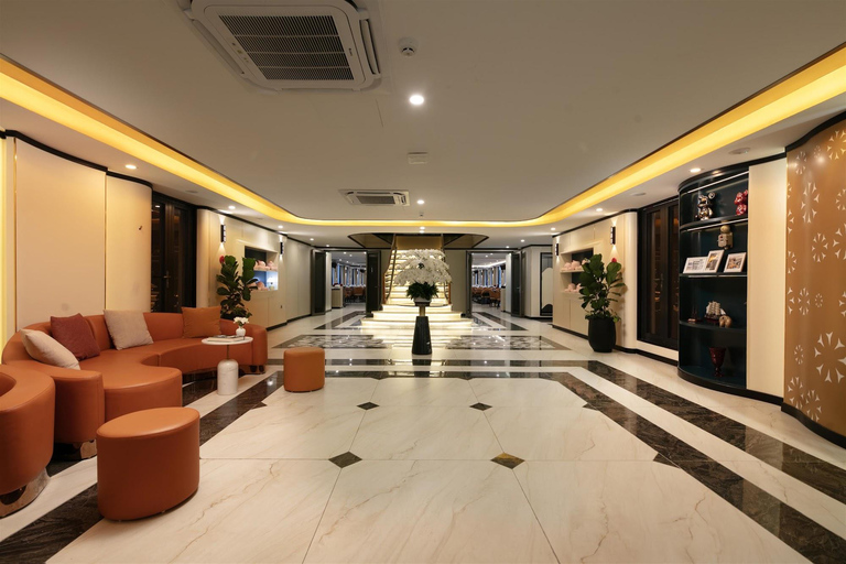 Ha Long Bay Day Tour by 6-Star Sea Octopus President Cruise Sea Octopus President: Explore Ha Long Bay with Buffet Lunch and Pool