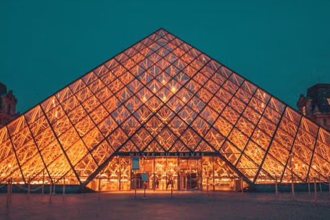 Paris: Louvre Museum Entry & Seine River Cruise with Photos