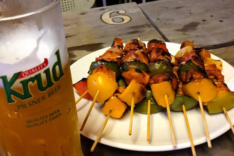 بنوم بنه: رحلة بحرية عند غروب الشمس مع البيرة والشواء