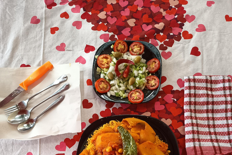 Almuerzo en casa de un habitante: degustación de cuscús tradicional en Hammamet.Almuerzo en casa de un habitante: degustación de cuscús tradicional en Hammamet