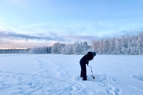 Rovaniemi: Ice Fishing Experience with Barbecue