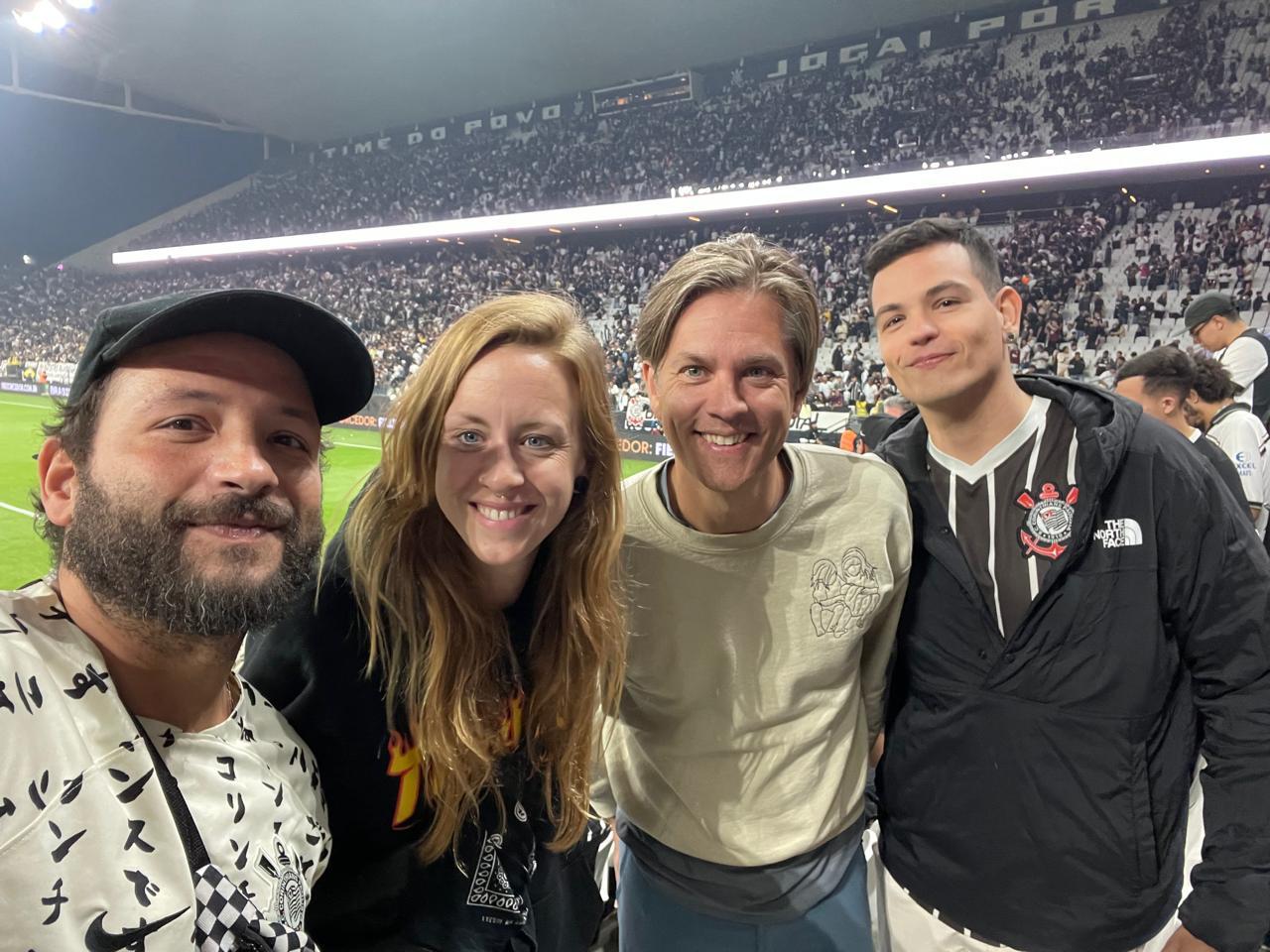 Erlebe ein Fußballspiel