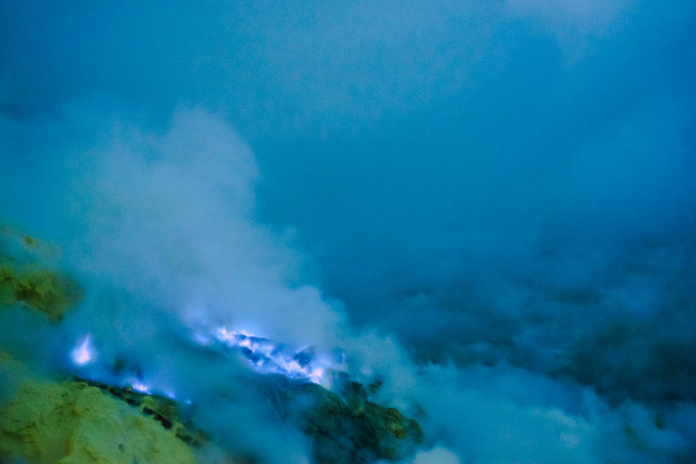 Banyuwangi/Bali: Mt Ijen Sunrise & Blue Flame in Guided Tour From Bali: Mt Ijen Sunrise & Blue Flame Guided Tour