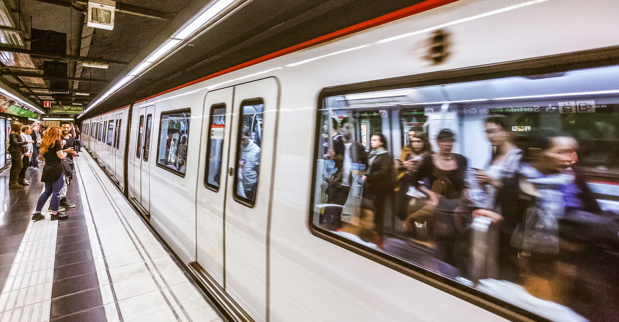 Barcelona: Hola Barcelona Public Transport Travel Card photo 9