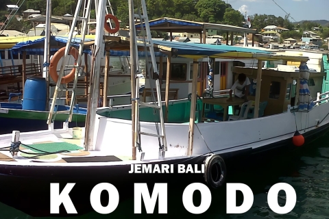 Sharing Full Day Komodo Tour For Backpacker With Slow Boat