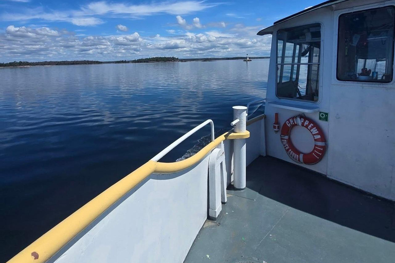 Port Dalhousie: Dinner Cruise on Lake Ontario with Bar