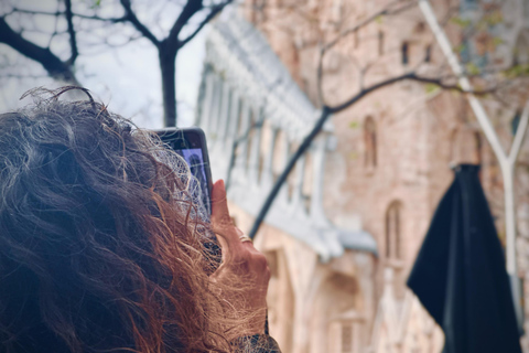 Barcelona: prywatne zajęcia z fotografii telefonicznej – park i stare miastoBarcelona: Prywatne zajęcia z fotografii telefonicznej – park i stare miasto