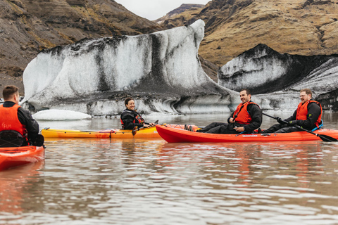 Sólheimajökull: Kajaktocht met gids op de gletsjerlagune